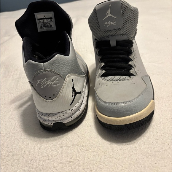 Jordan Men\'s Grey Basketball Shoes